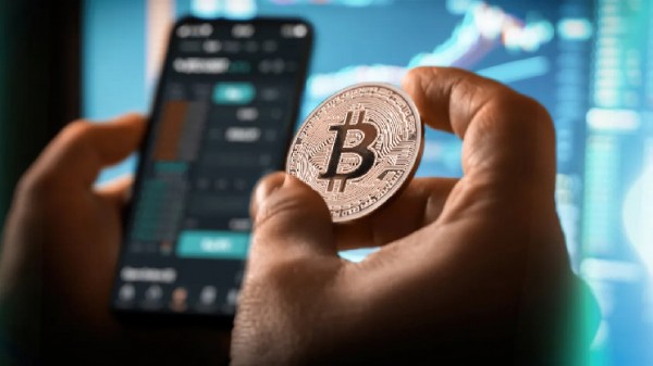 Глава CryptoQuant заявил, что розничные инвесторы биткоина пока не впали в FOMO-режим