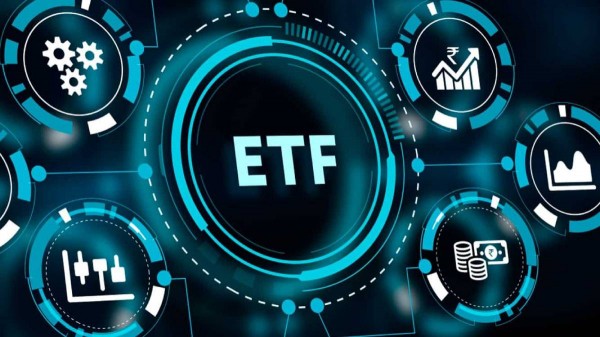 
                    Аналитик Bloomberg назвал, какие альткоин-ETF будут одобрены в 2025 году                