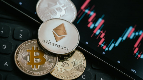 
                    ИИ спросили, что лучше купить сейчас &mdash; биткоины или альткоины                
