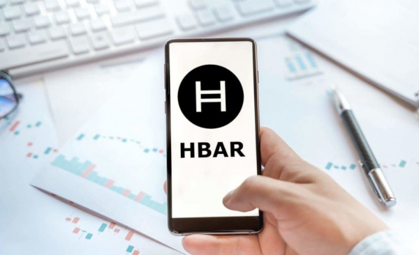 
                    Цена Hedera стремится к новому максимуму после роста на 33%                