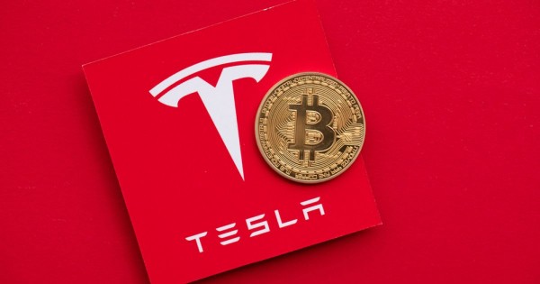 
                    В биткоины оказалось инвестировать выгоднее, чем в компанию Tesla                