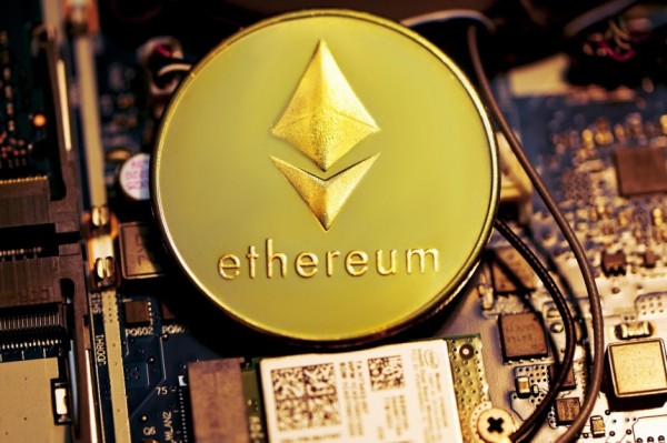 Ethereum возле прорыва? Это может взлетать еще 28% к маю