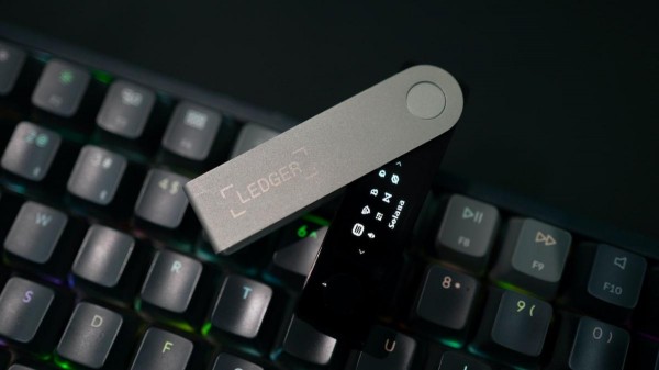 В Ledger вернули контроль над аккаунтом в Discord после его взлома хакером
В Ledger вернули контроль над аккаунтом в Discord после его взлома хакером