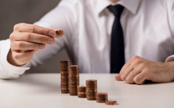 
                    Во что инвестировать: акции эфириум-казначейских компаний или ETF?                