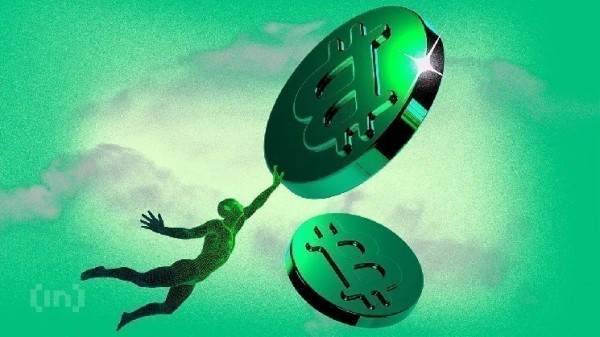 Краткосрочные инвесторы активно покупают биткоин (BTC) на падении