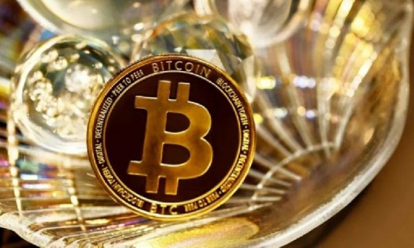 Цена биткоина достигла 120 000 долларов