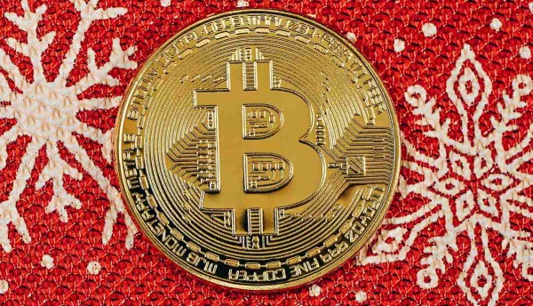 
                    Искусственный интеллект ожидает слабый рост биткоина к 25 декабря                