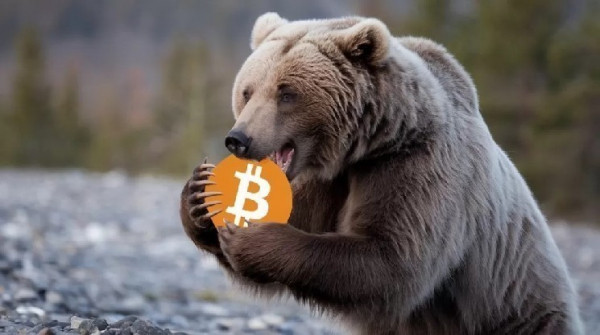 Цена биткоина рухнула! Ниже 77 000 долларов &mdash; Майкл Сэйлор в убытке!