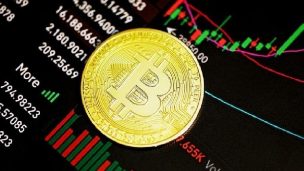 Данные по опционам на биткоин и альткоины подают сигналы: компания VanEck объявляет о результатах!