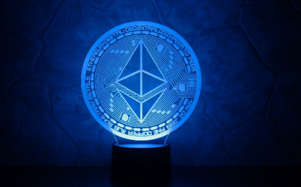 Фонд Ethereum переводит часть резервов в стейблкоины